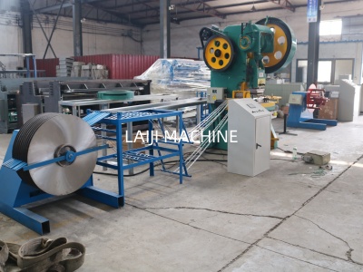 Машина для изготовления плоской колючей проволоки,