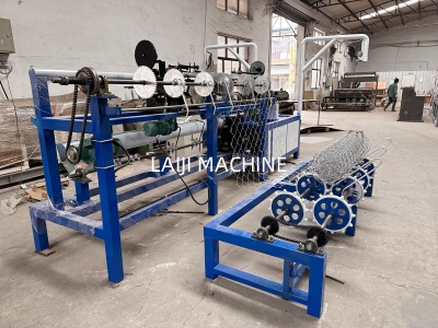 Машина для изготовления цепных ограждений с компактной машиной