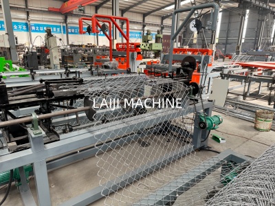 Станок для производства звеньев цепей из одной проволоки с ромбовидной сеткой