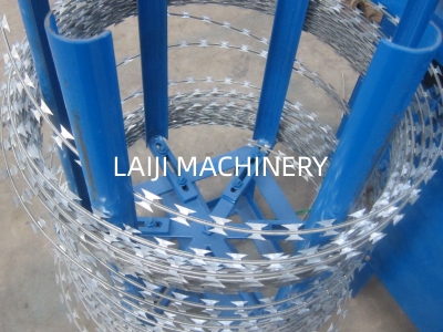 Станок для производства оцинкованной колючей проволоки типа «концертина» с перекрестным плетением BTO 22.